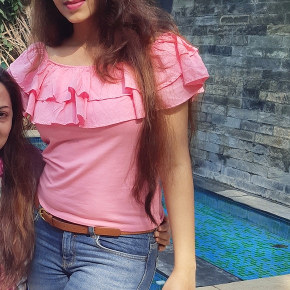 H&M Tops - H&m offshoulder pink top